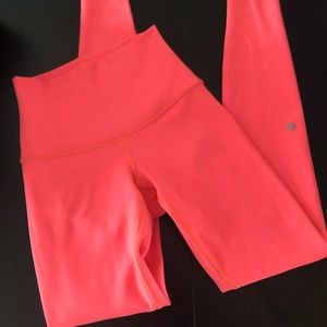 REVERSIBLE LULULEMON LEGGINGS